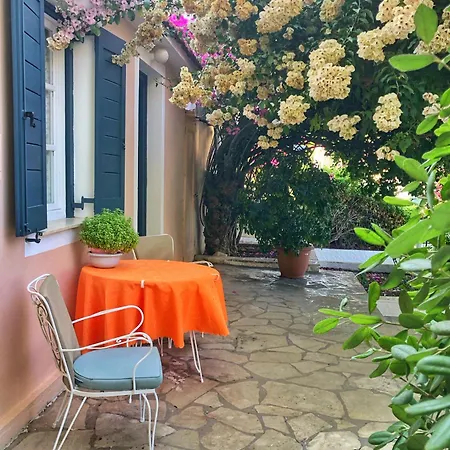 Eleni's Tatil Evi *